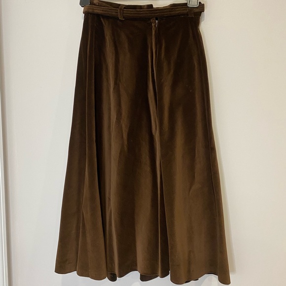 VTG 70s Brown Velvet A-Line Skirt with Gold Belt - Picture 5 of 6